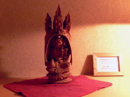 香木の仏像