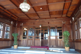 奈良ホテルのフロント